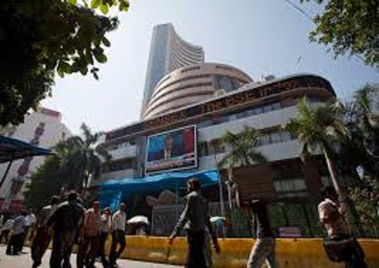 Sensex Falls 113 Pts On Wider Trade Deficit, Muted Earnings